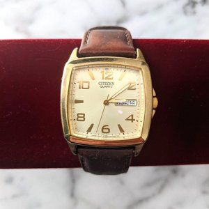 Vintage Citizen Gold Tone Quartz Watch Rounded Square Case
